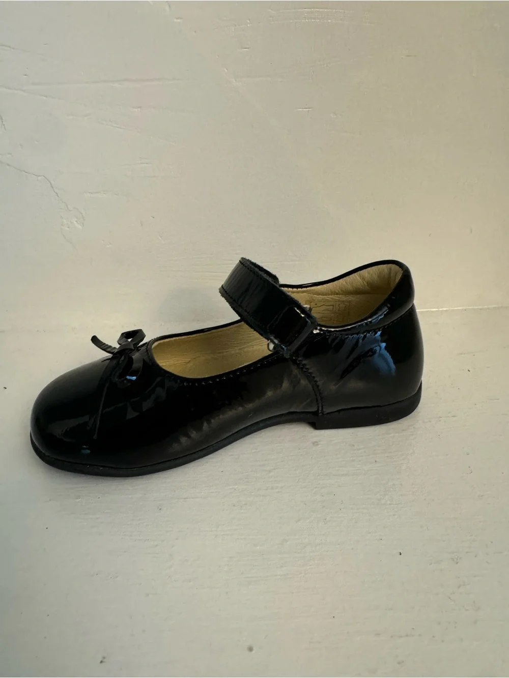 Naturino Toddler Girl Size EU 23 Black Patent Leather Mary Jane's with Bow